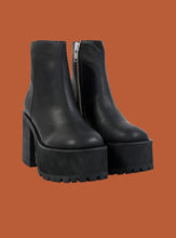 Load image into Gallery viewer, FALSE